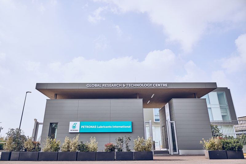 Cronaca di una visita al sito di Petronas Lubricants International