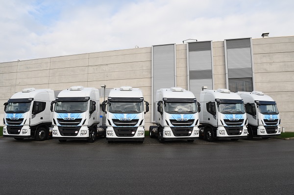 IVECO fornisce 50 Stralis NP a pe.tra