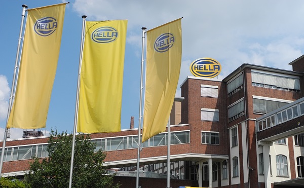 HELLA incrementa vendite e profitti in un contesto di mercato impegnativo