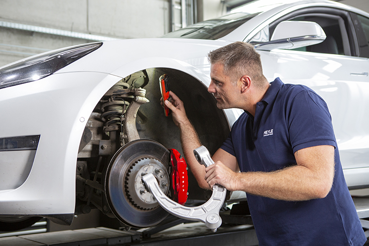 MEYLE presenta un braccio di controllo migliorato per Tesla Model 3 e Model Y
