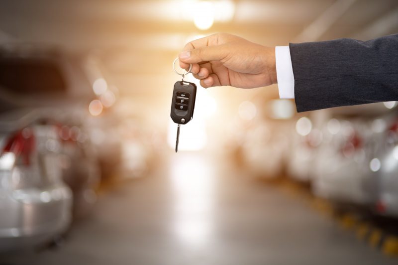 Incentivi a noleggio spingono gli ordini di auto elettriche ed ibride
